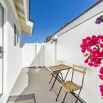 Private Stylish Studio, Near Csun, Fast Wi-Fi