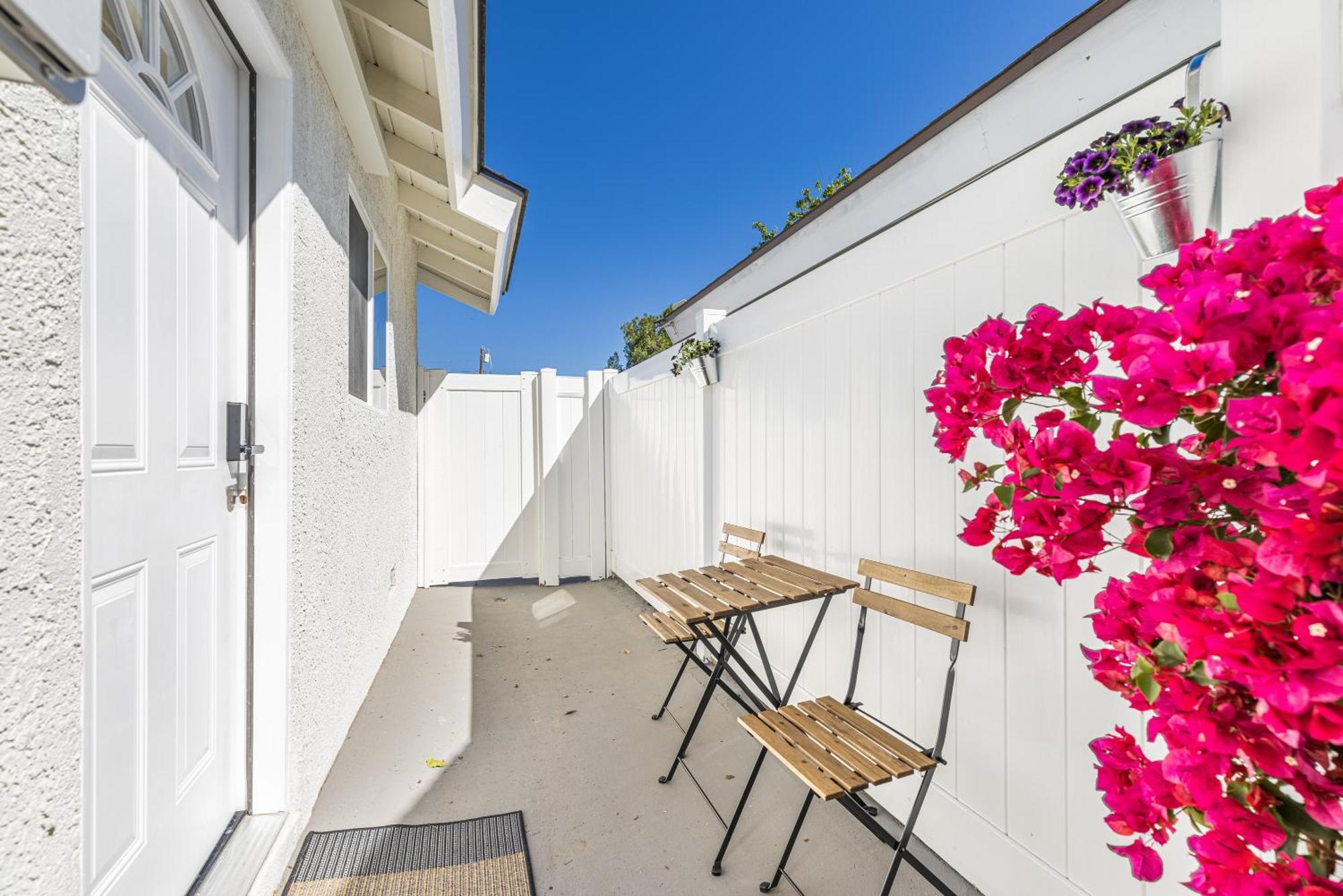 Casa vacanze Private Stylish Studio, Near Csun, Fast Wi-fi