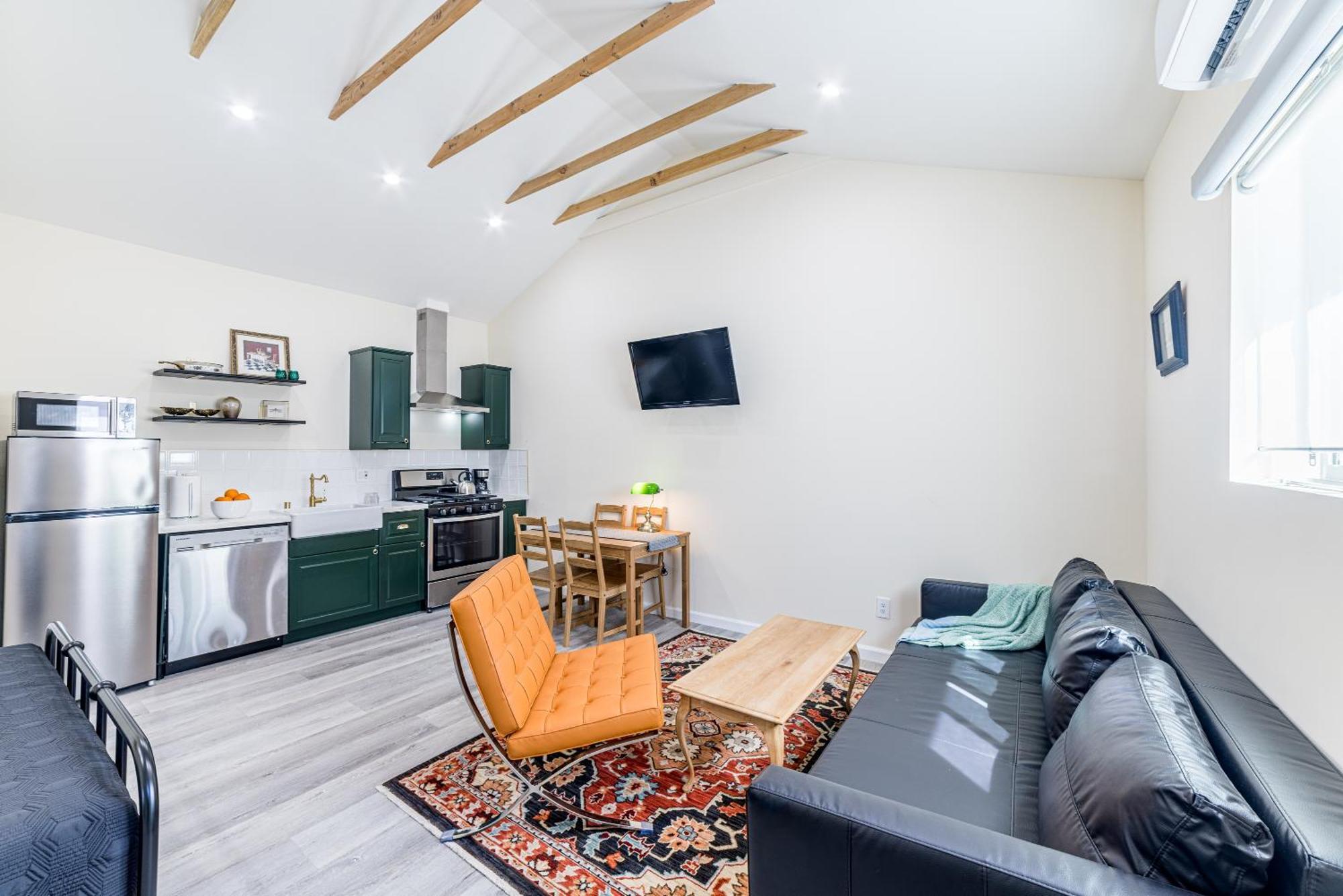 Private Stylish Studio, Near Csun, Fast Wi-fi Casa vacanze *