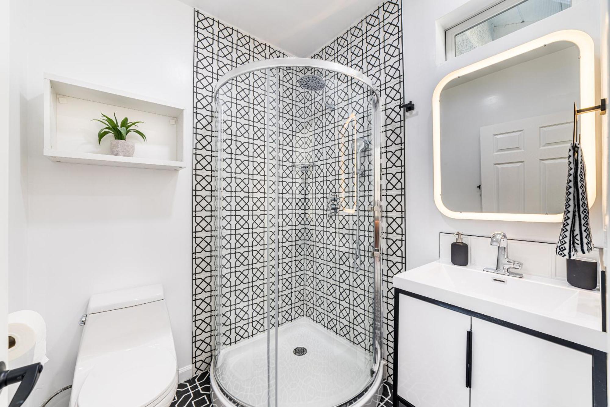 Private Stylish Studio, Near Csun, Fast Wi-fi Los Angeles